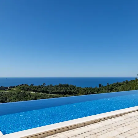 Tophill Altezza 9 View And Pool