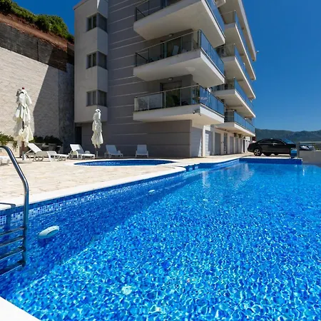 Tophill Altezza 9 View And Pool דירה בודווה